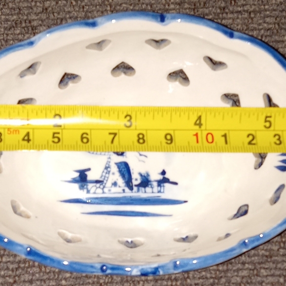 Holland Windmill Dec Ceramic Hand Painted Open Hearts Around The Trinkit Dish - Picture 8 of 8